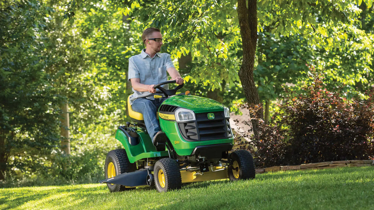 John Deere S100 42-in Riding Lawn Mower 17.5-HP Gas Hydrostatic Drive - image 9