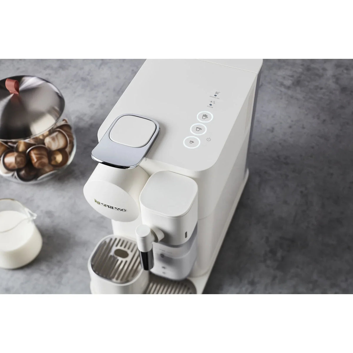 Nespresso by De'Longhi 19 Bar, Espresso & Coffee Machine - image 9