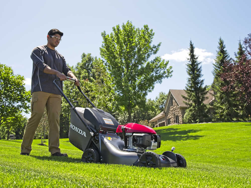 21 In. Steel Deck Self Propelled 3-in-1 Lawn Mower with GCV170 Engine Auto Choke and Smart Drive HRN216VKA from Honda - image 5