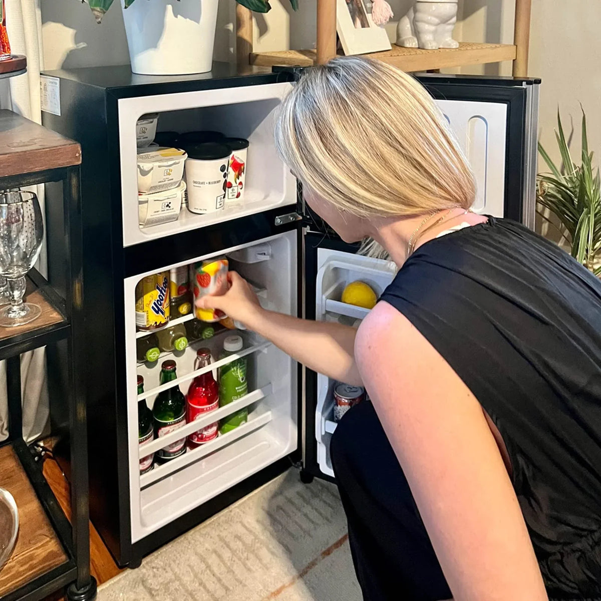 Harper & Bright Designs Double Door Mini Fridge with Freezer, 3.2 Cu.Ft Compact Refrigerator with Adjustable Shelf, Adjustable Thermostat and Reversible Door for Bedroom, Dorm, Home Office, White - image 33