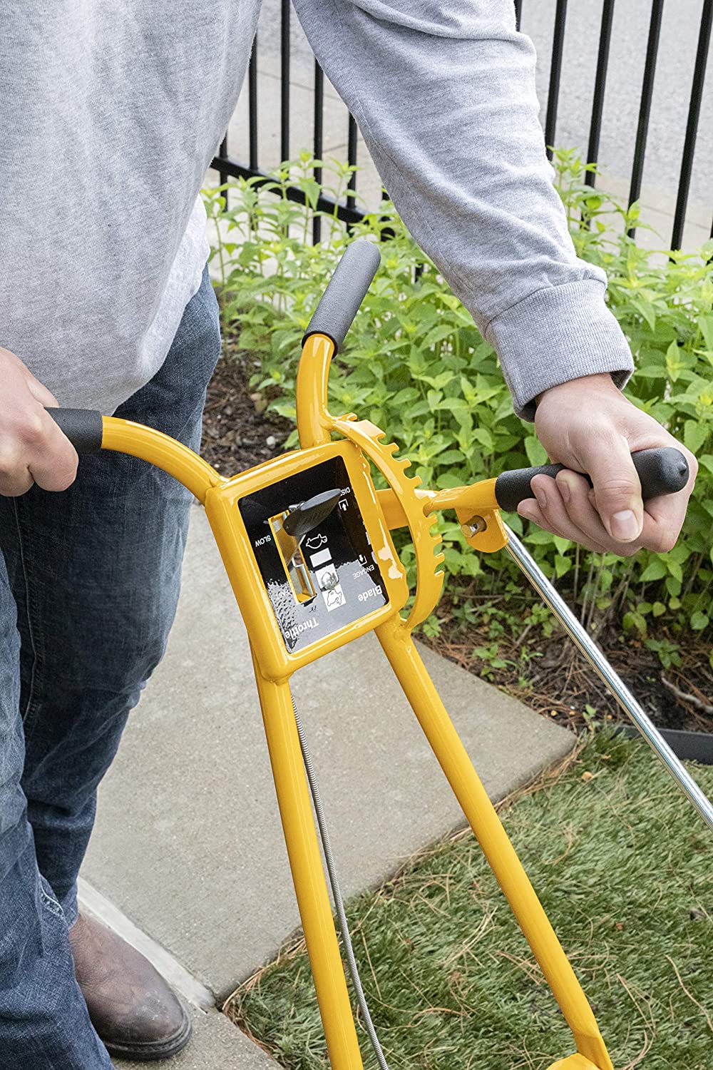 101-5.5GT-7Gas Powered Lawn Edger. 5.50 Gross Torque/3.5 B&S Engine 7′′ Wheels - image 5