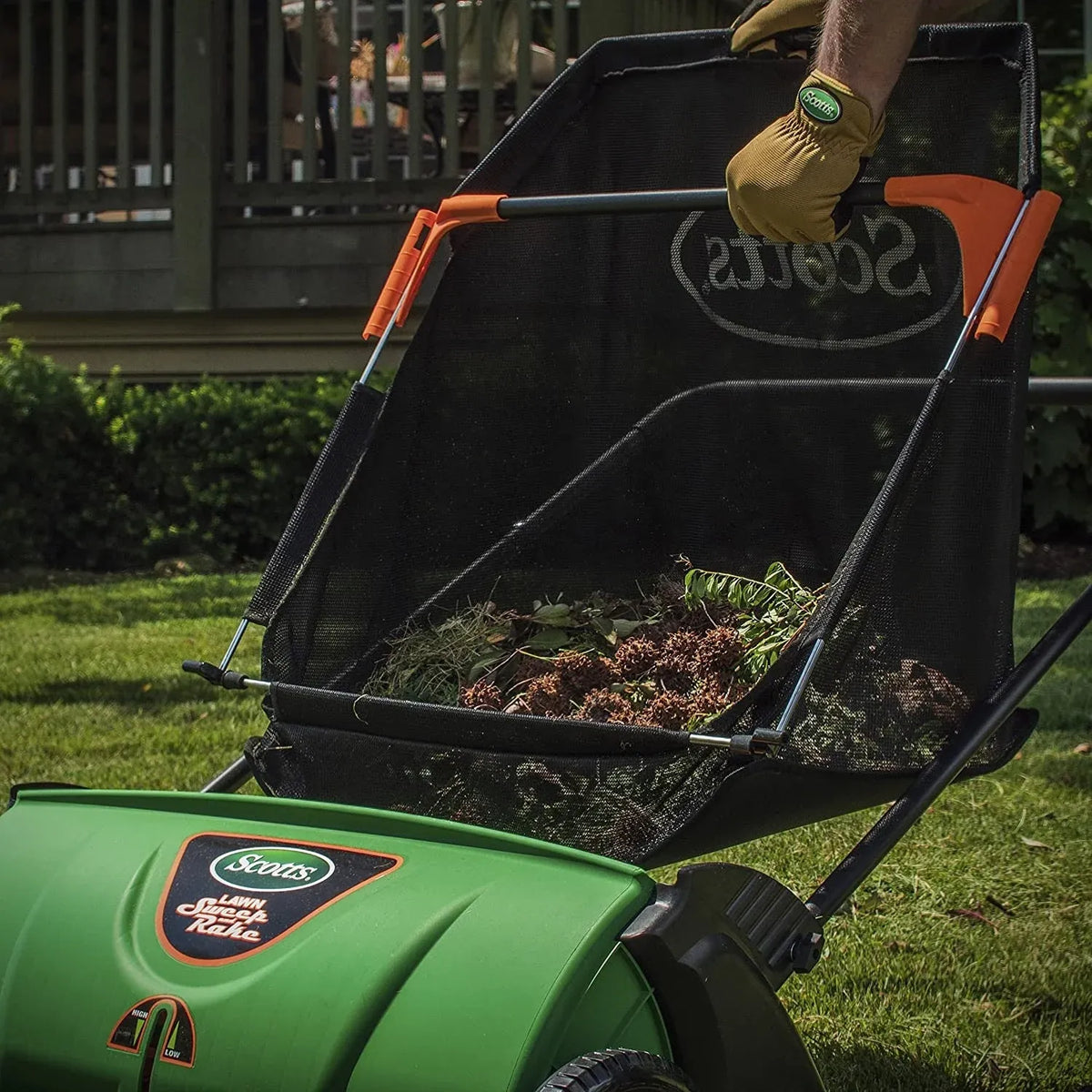 Scotts LSW70026S Push Lawn Sweeper, 26-Inch Sweeping Width, 3.6 Bushel Collection Bag - image 3