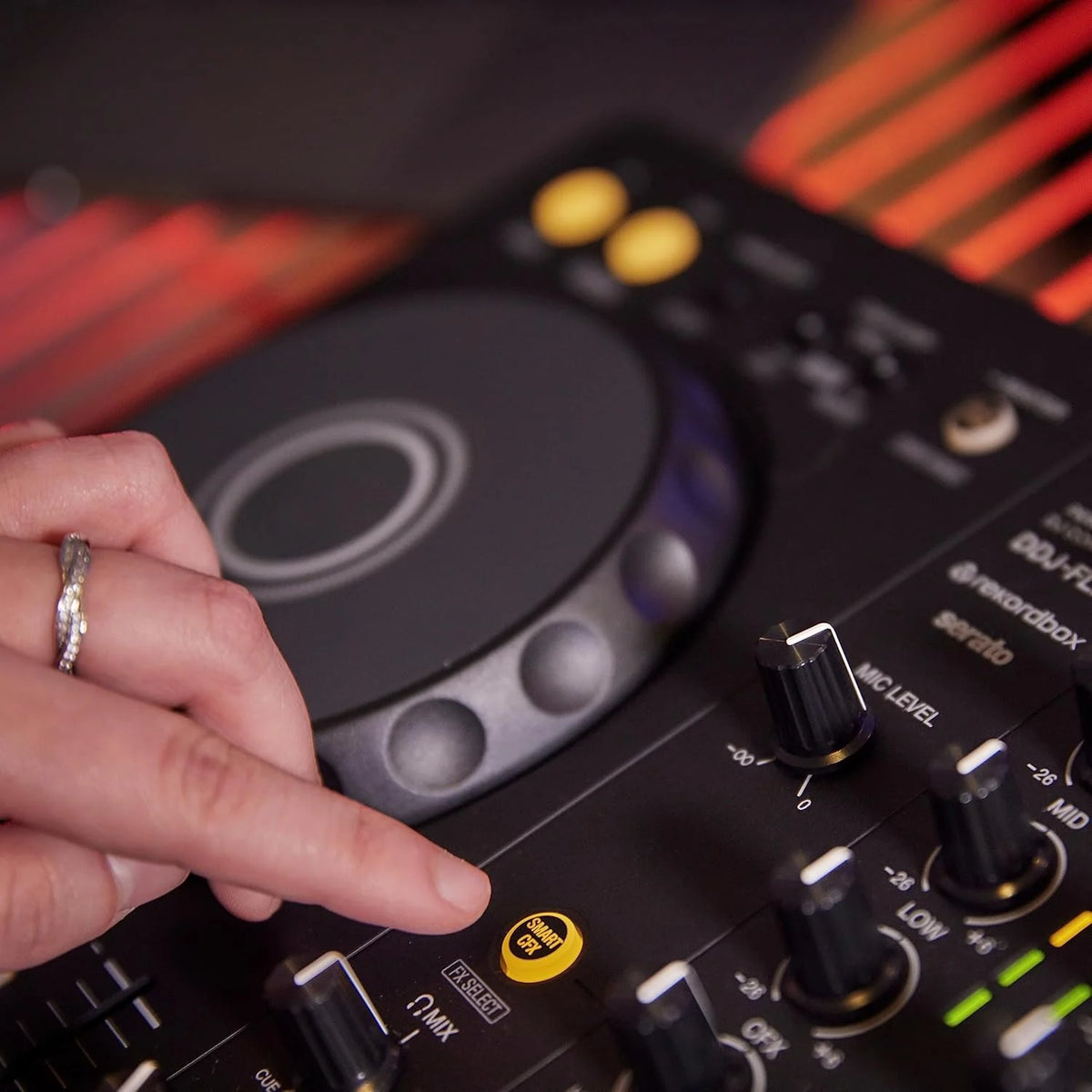 DJ 2-Deck Controller –Graphite - graphite811293 - image 12