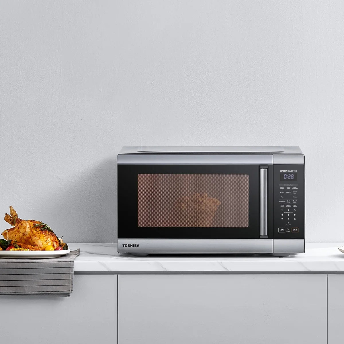 Toshiba 2.2 cu. ft. 24.4'' Microwave Oven in Stainless Steel - image 11