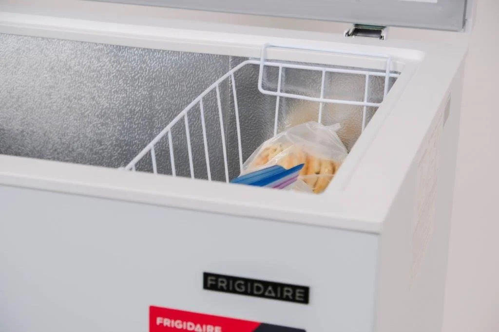 Frigidaire 7.0 Cu. ft. Chest Freezer, EFRF7003, White - image 18