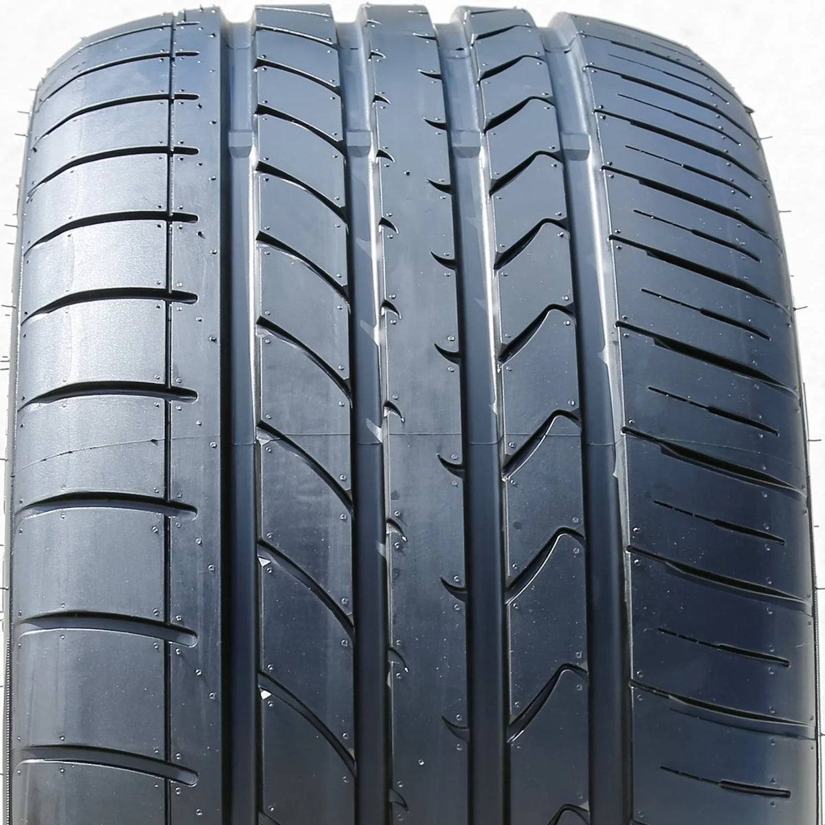 A set of 4 (quad) 255/35R20 97Y XL high performance tyres suitable for: 2007-10 Mercedes-Benz S550 4Matic, 2017-18 Audi Q3 Technik - image 7