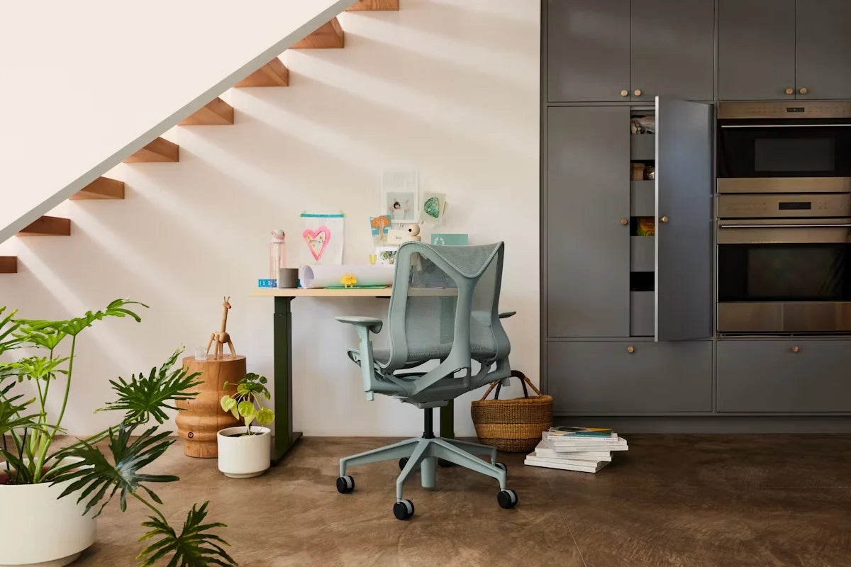 Low-Back Ergonomic Office Chair - image 4