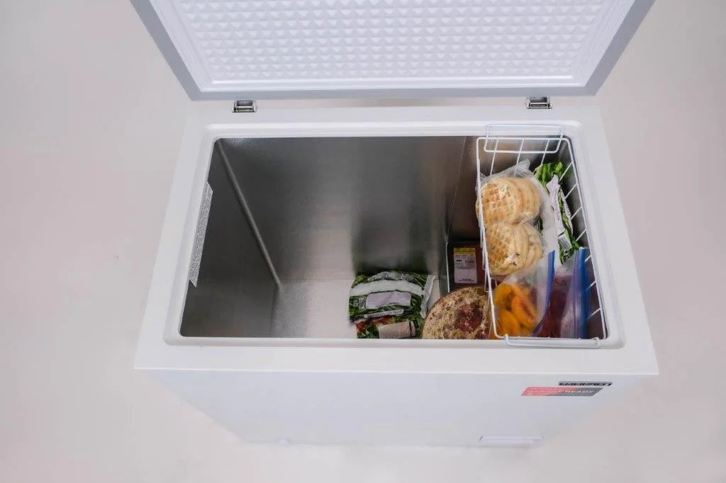 Frigidaire 7.0 Cu. ft. Chest Freezer, EFRF7003, White - image 12