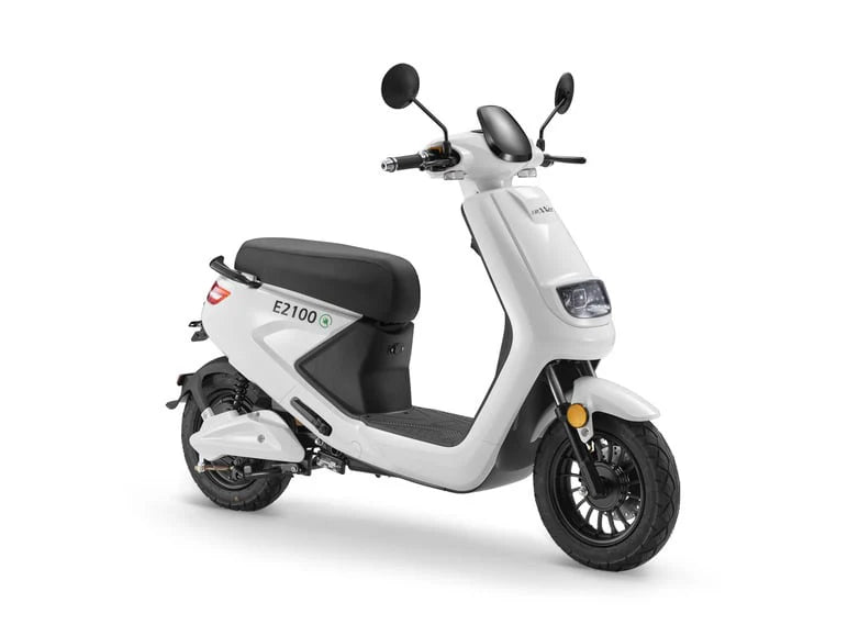 Luxxon Elektroroller E2100, 2000 Watt Motor, max. 45 km/h, bis zu 71 km - image 1