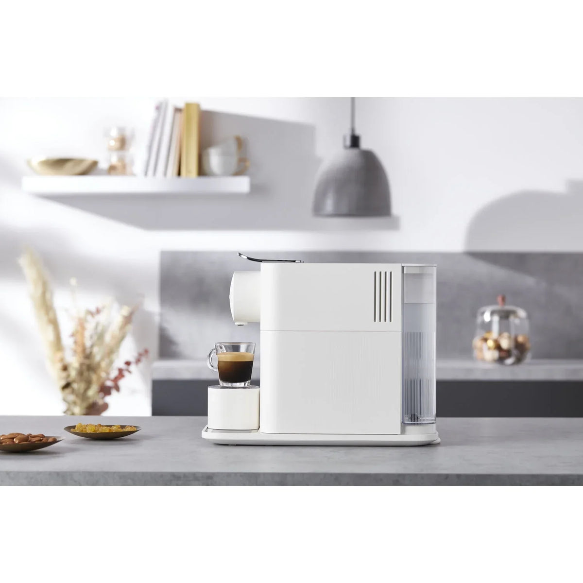 Nespresso by De'Longhi 19 Bar, Espresso & Coffee Machine - image 4